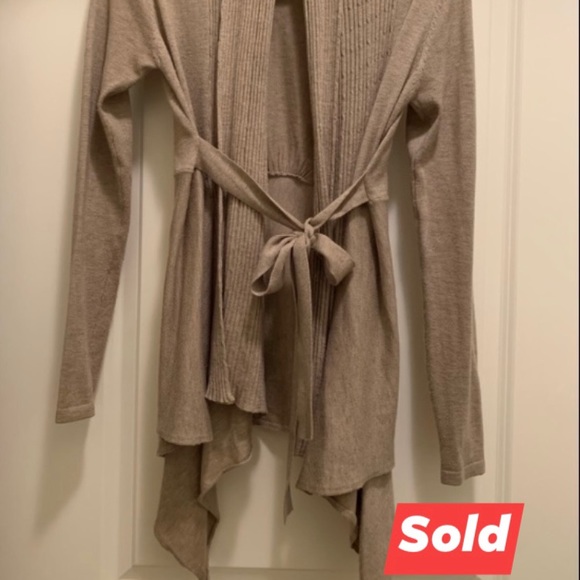 Sweater from Forever 21 - Picture 1 of 7